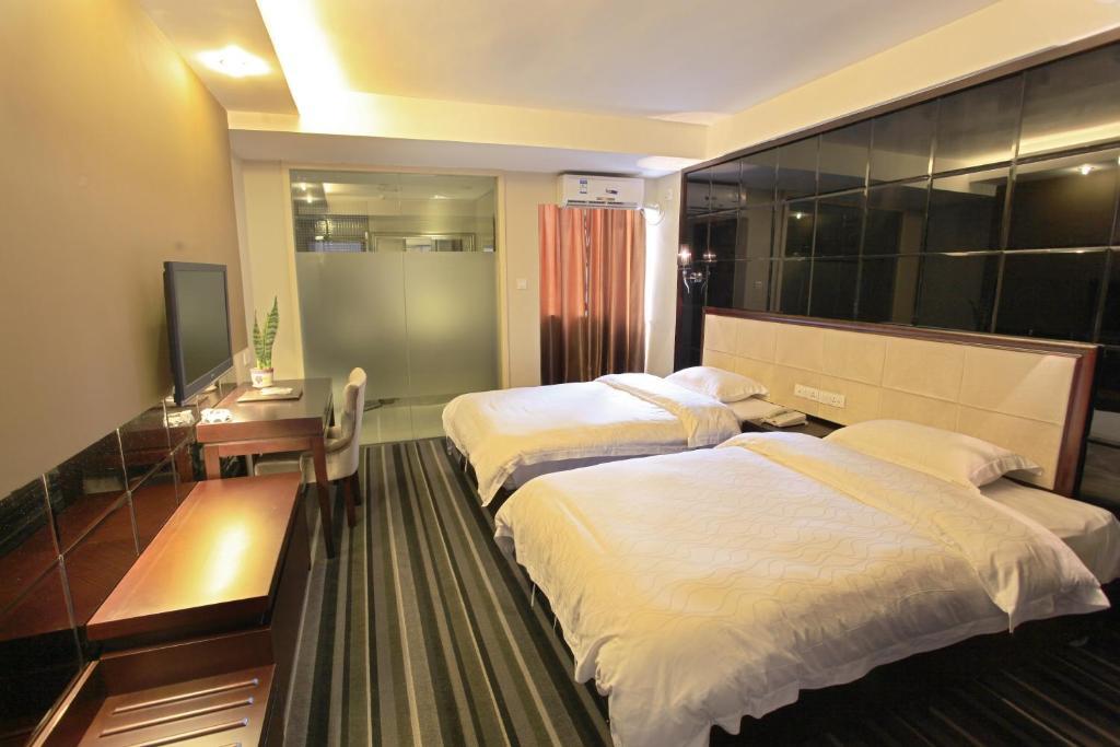 Perfect Season Hotel Guilin Room photo