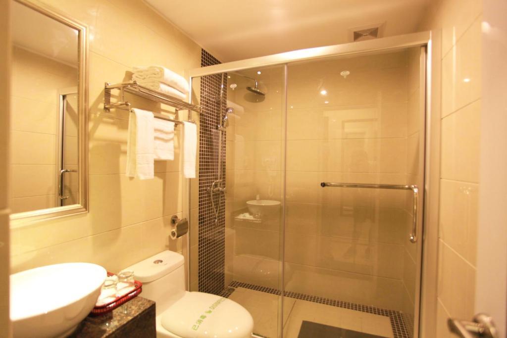 Perfect Season Hotel Guilin Room photo
