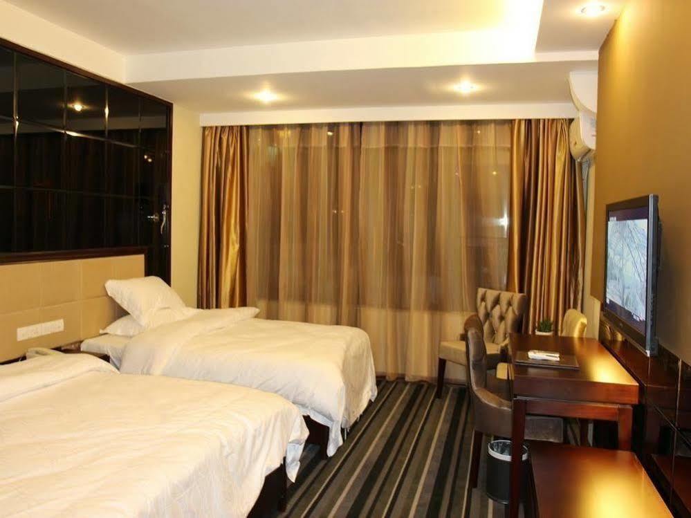 Perfect Season Hotel Guilin Exterior photo